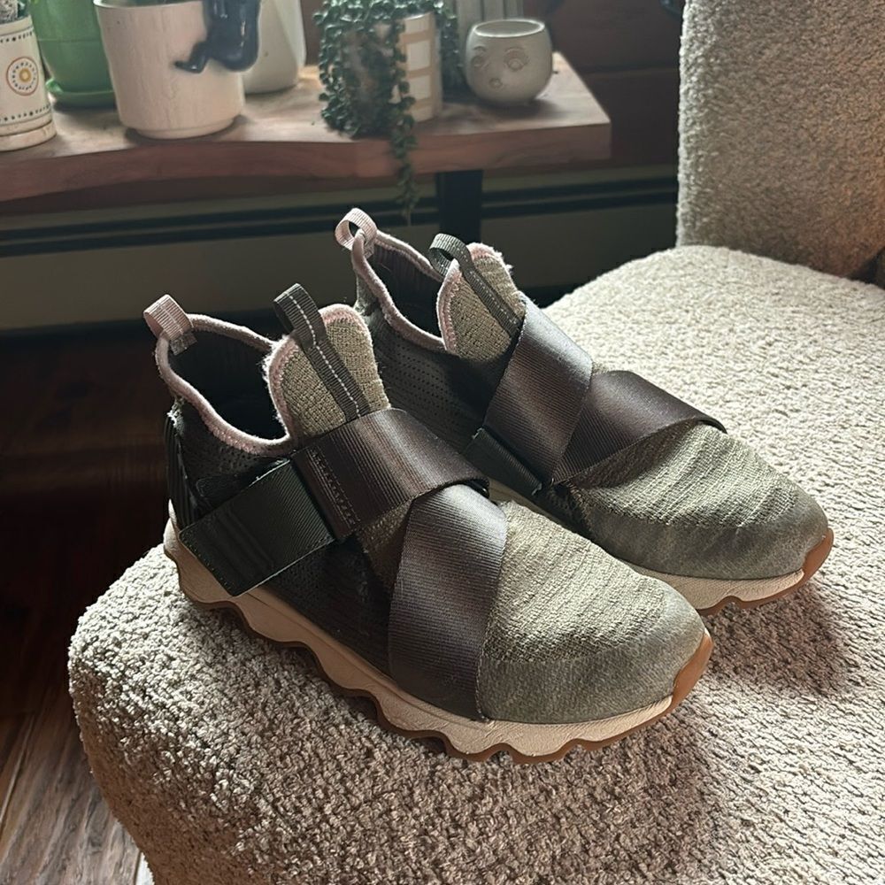 Sorel Olive 🫒 Sneakers Velcro High tops